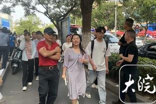 保罗打趣：若要追上斯托克顿的抢断 我可能得和我孙子一起打球